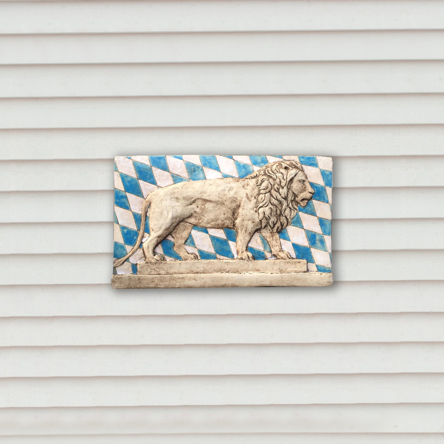 Big Bavarian lion, painted with glazes